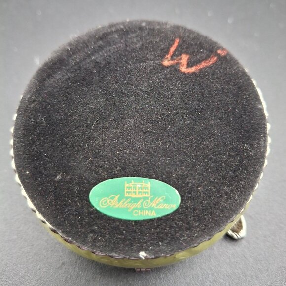 Ashleigh Manor Putter Enamel Dragonfly Trinket Box With Leaf Design - Picture 5 of 6